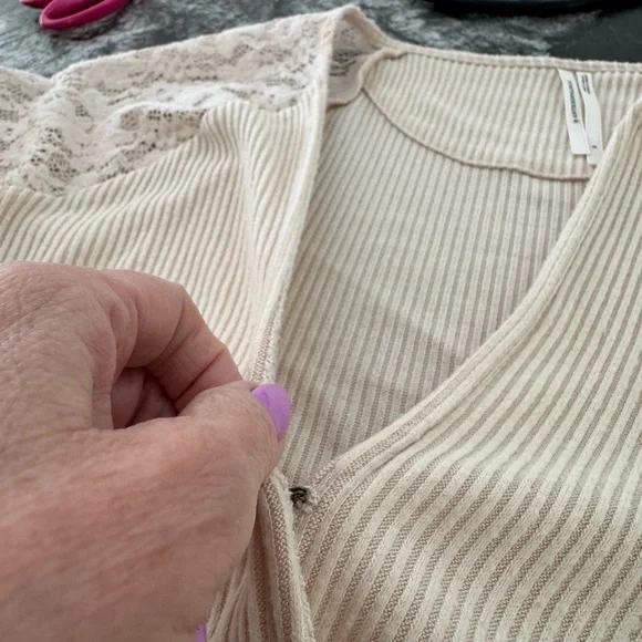 Anthropology V neck top S - Picture 3 of 8